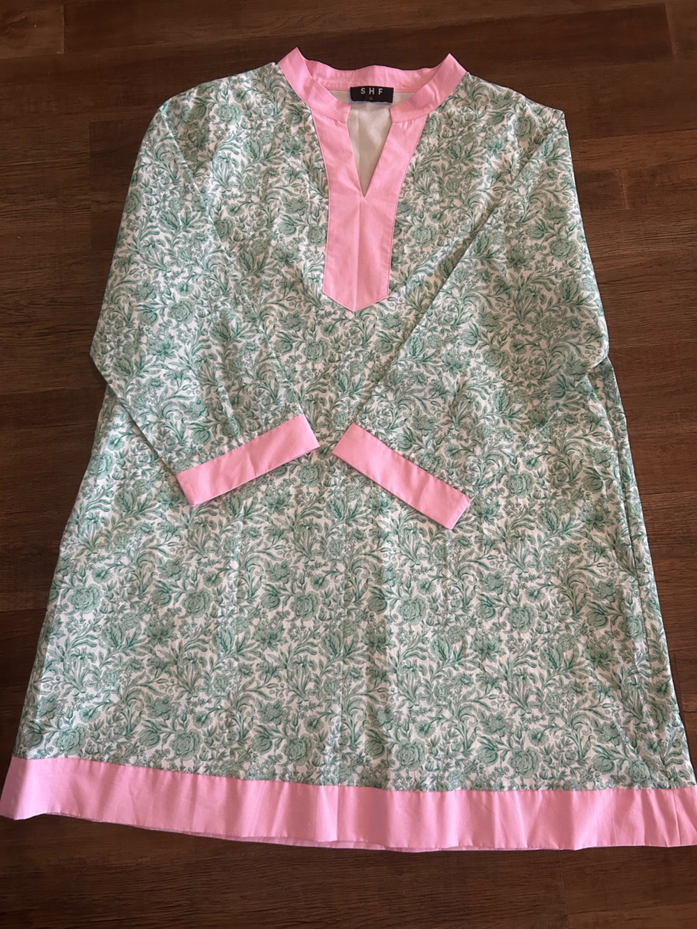 NWOT Women's Green Floral Tunic Top with Pink Trim, size XL